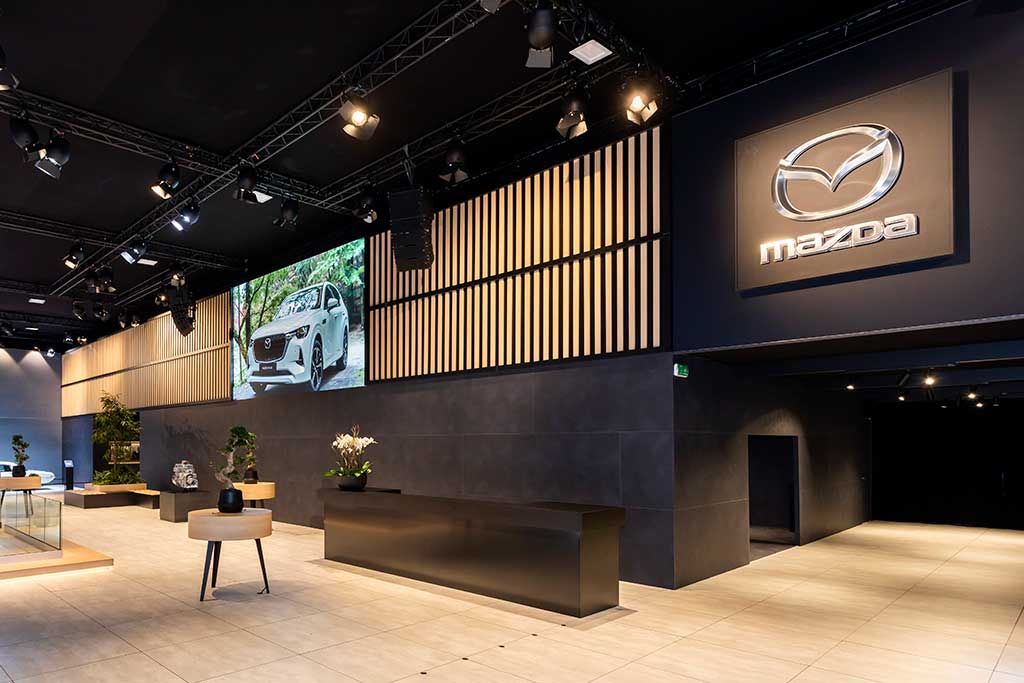 Stand for Mazda at Autosalon, Brussels by com2com